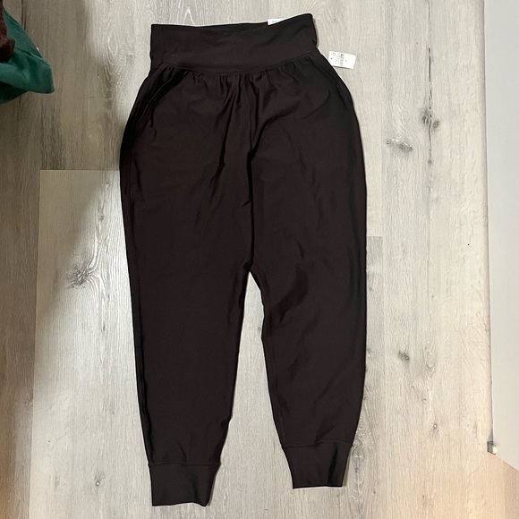 Old Navy Active Powersoft Jogger in Brown - Picture 5 of 5